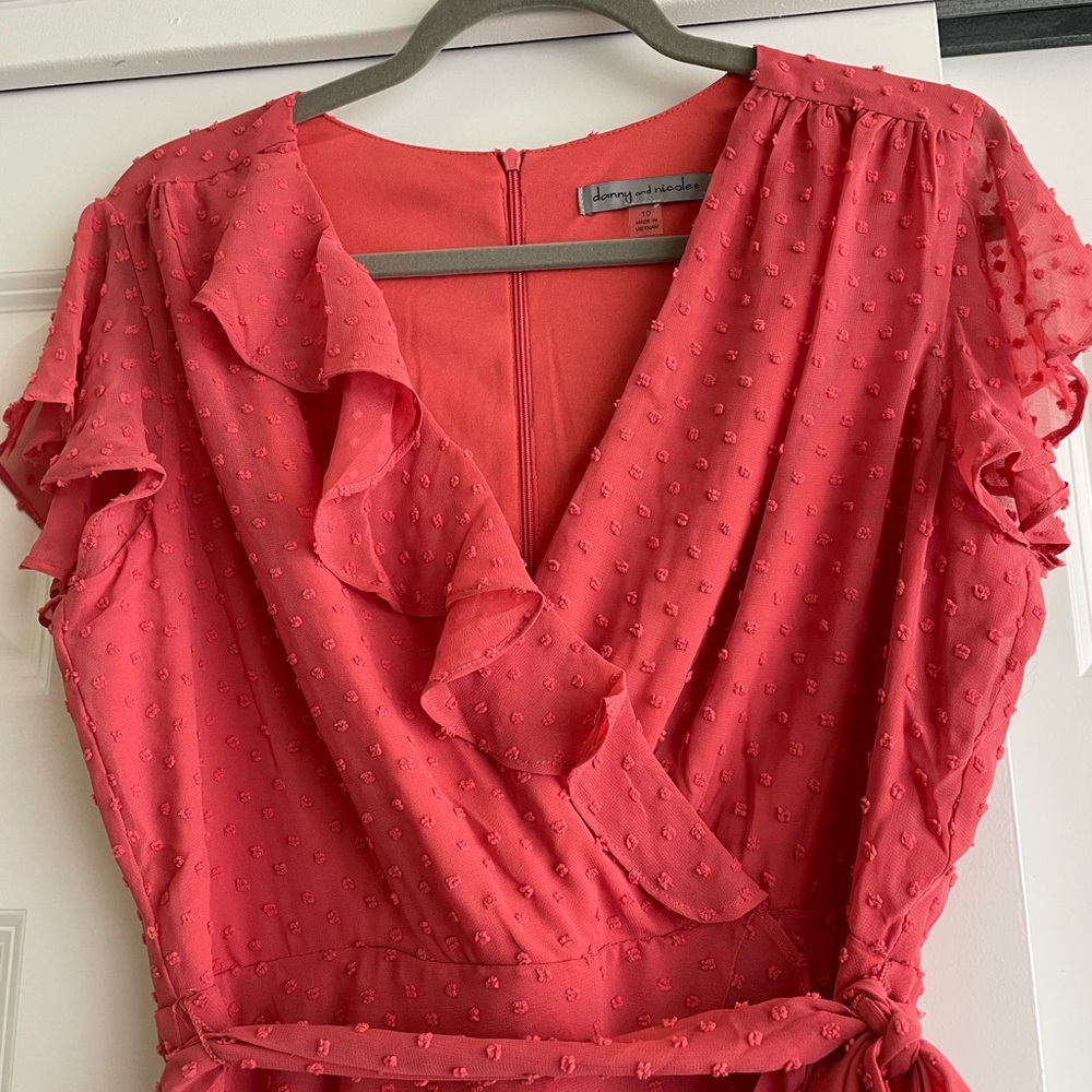 NWT Danny & Nicole coral polka dot chiffon faux wrap dress with belt. Size 10